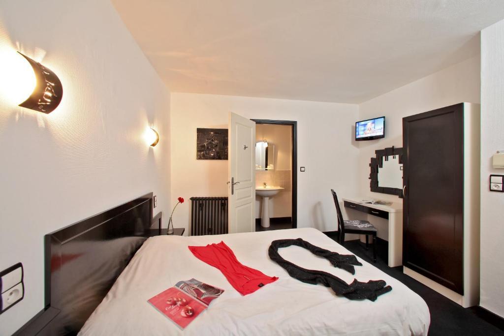 Hotel Le Coin Des Halles Cahors Zimmer foto